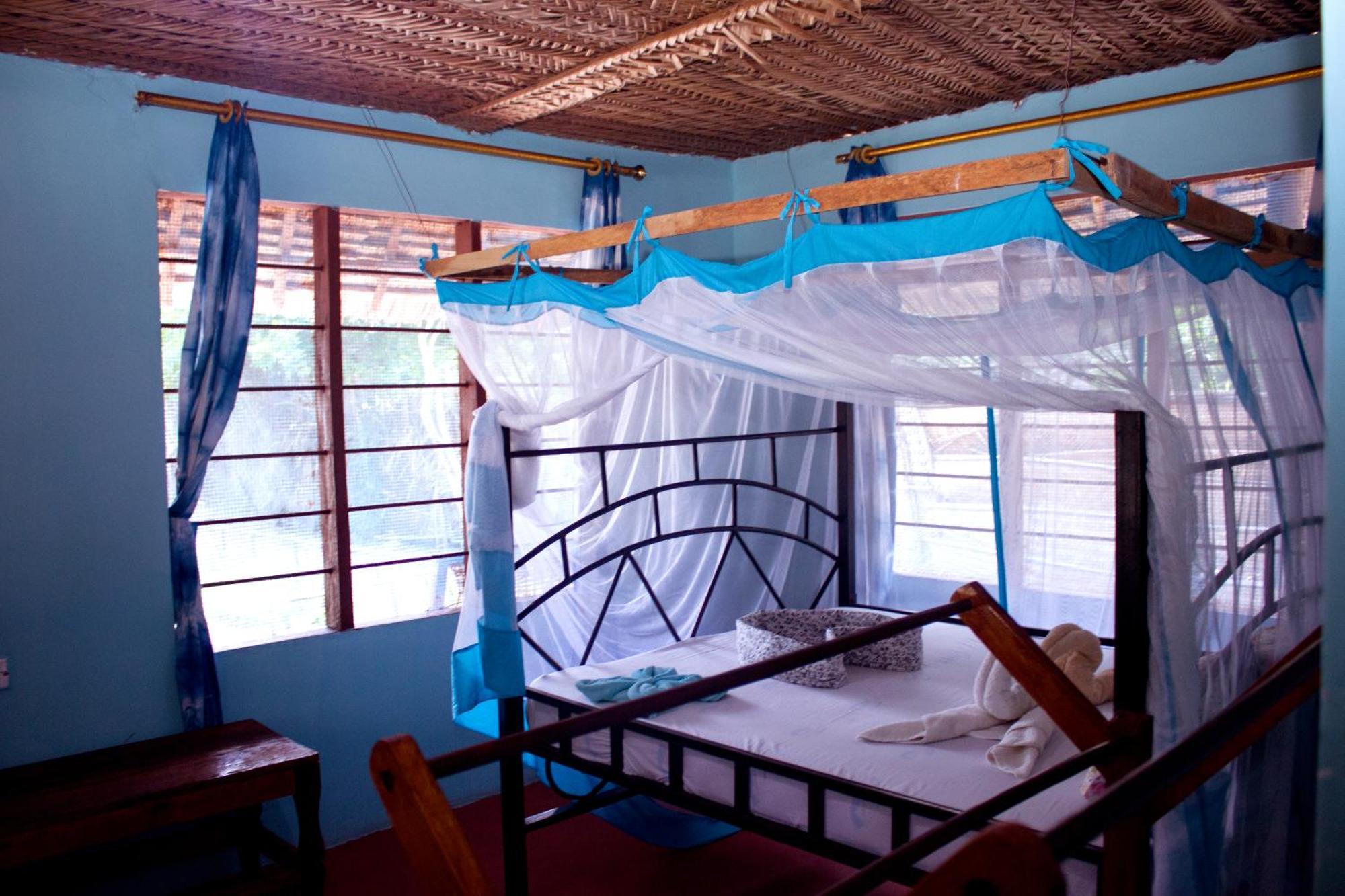 Afro Whale Shark Safari Bed & Breakfast Kilindoni Екстериор снимка